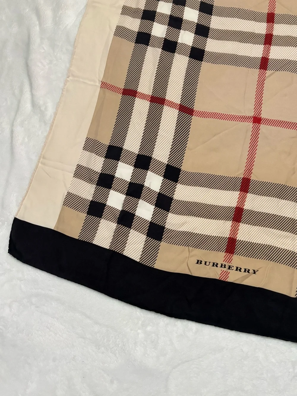 Burberry excellent pre
